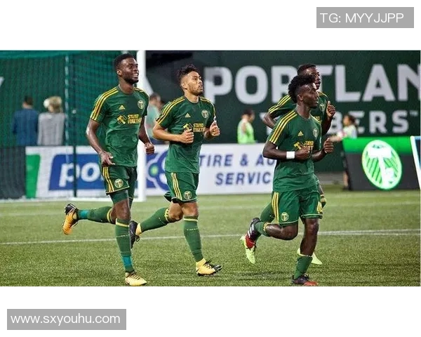 波特兰木队与西雅图球队的激烈对决引发球迷热情高涨