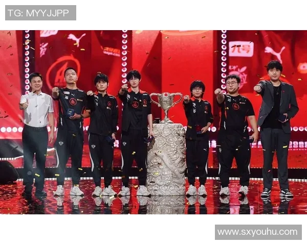 风凰与光赛的巅峰对决谁将成为最终的胜者与荣耀的象征