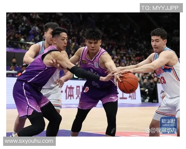 青岛国信与新疆队激战正酣谁能在这场对决中笑到最后